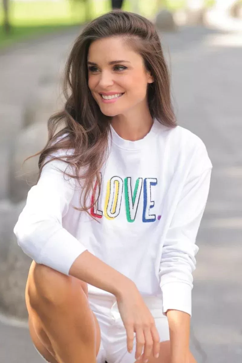 shiraleah-love-white-sweatshirt-medium Shiraleah "Love" White Sweatshirt Medium